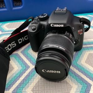 DSLR Canon EOS T2i